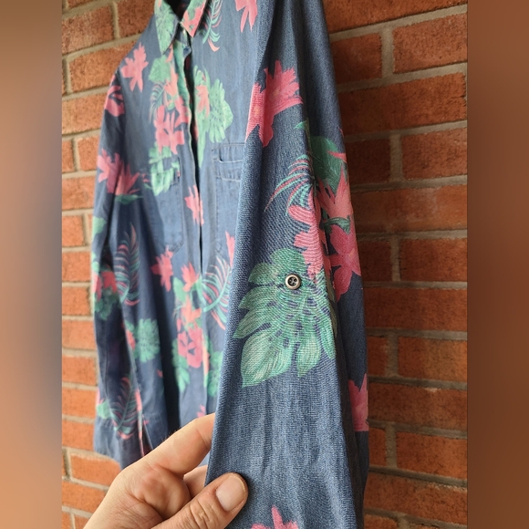 Long sleeve denim US L floral button up shirt - Picture 6 of 11